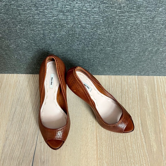 Miu Miu Brown Platform Heels Size 35 1/2 - Picture 3 of 16